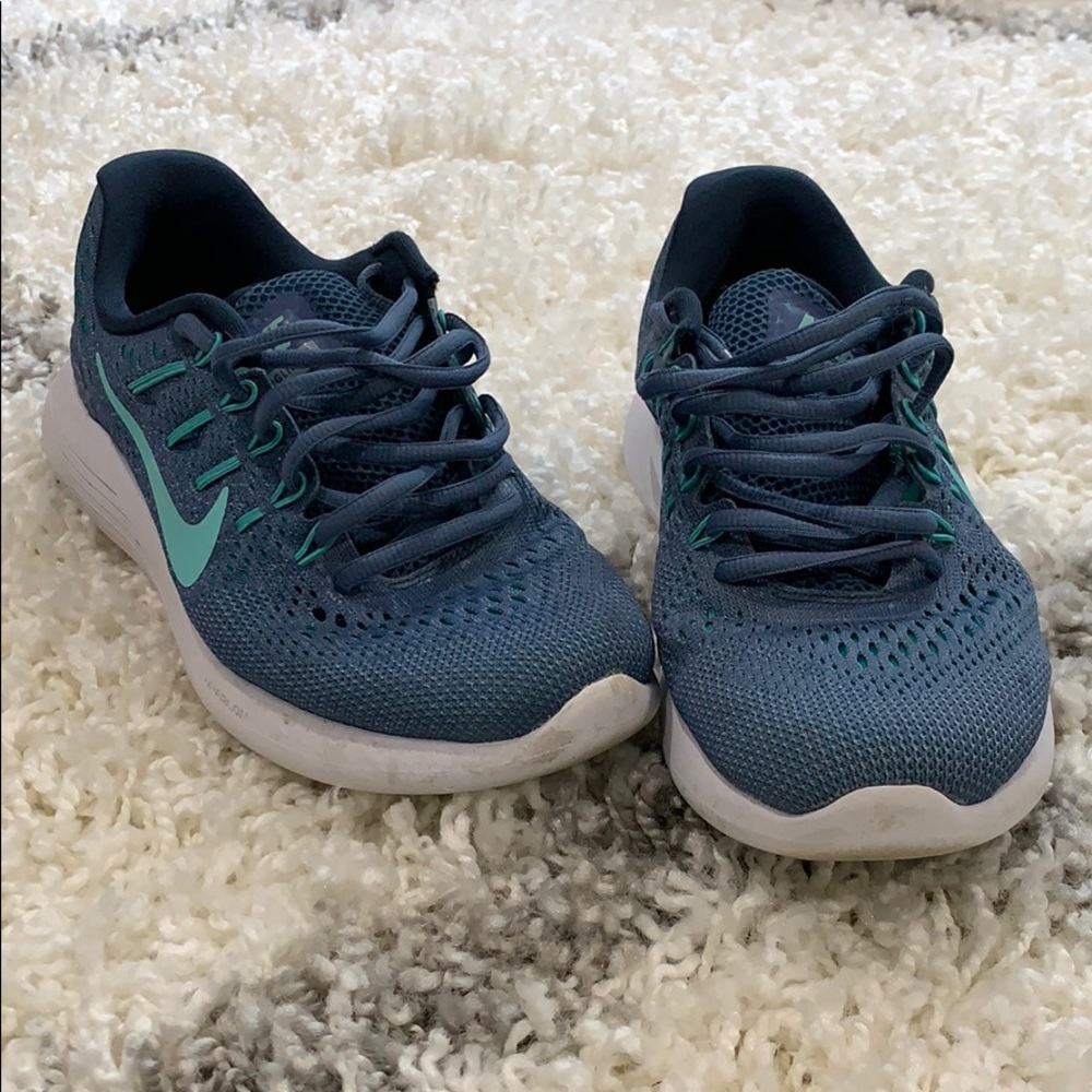 Nike tennis shoes
